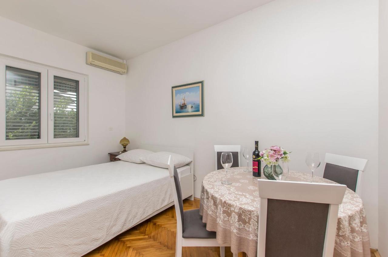 Apartment And Rooms Franka 扎博里克 外观 照片