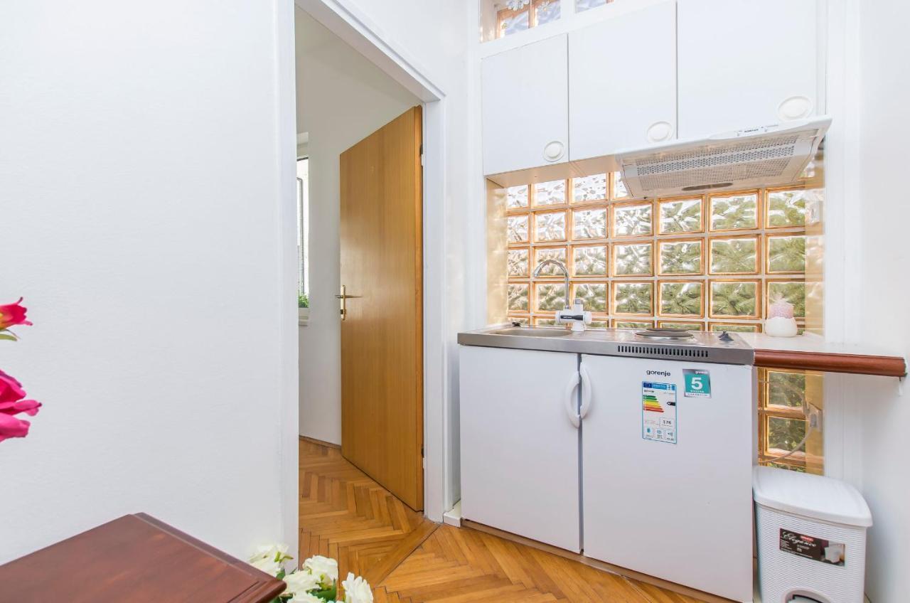Apartment And Rooms Franka 扎博里克 外观 照片