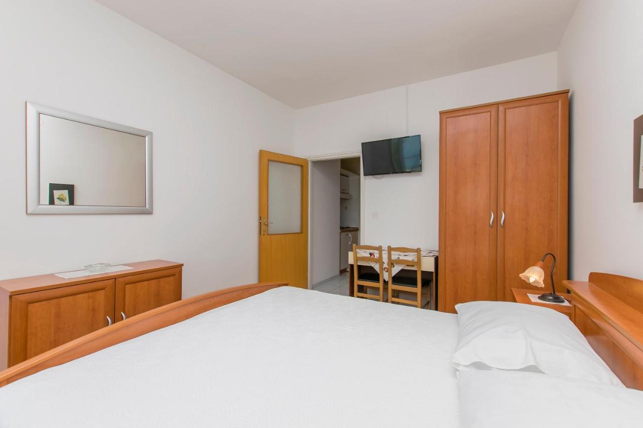Apartment And Rooms Franka 扎博里克 外观 照片